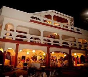 Coral Cove & Hotel